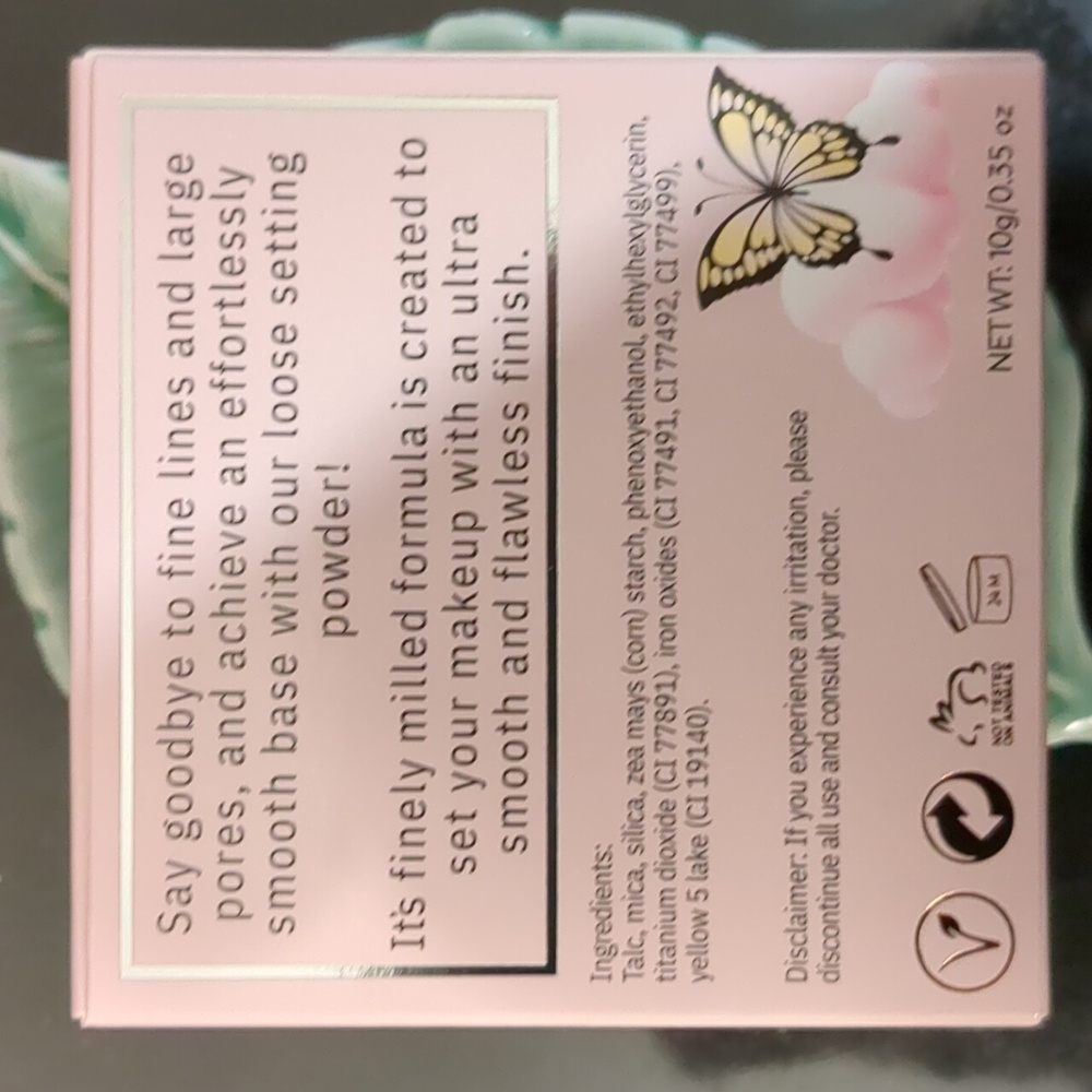 Loose Setting Powder - Picture 2 of 4